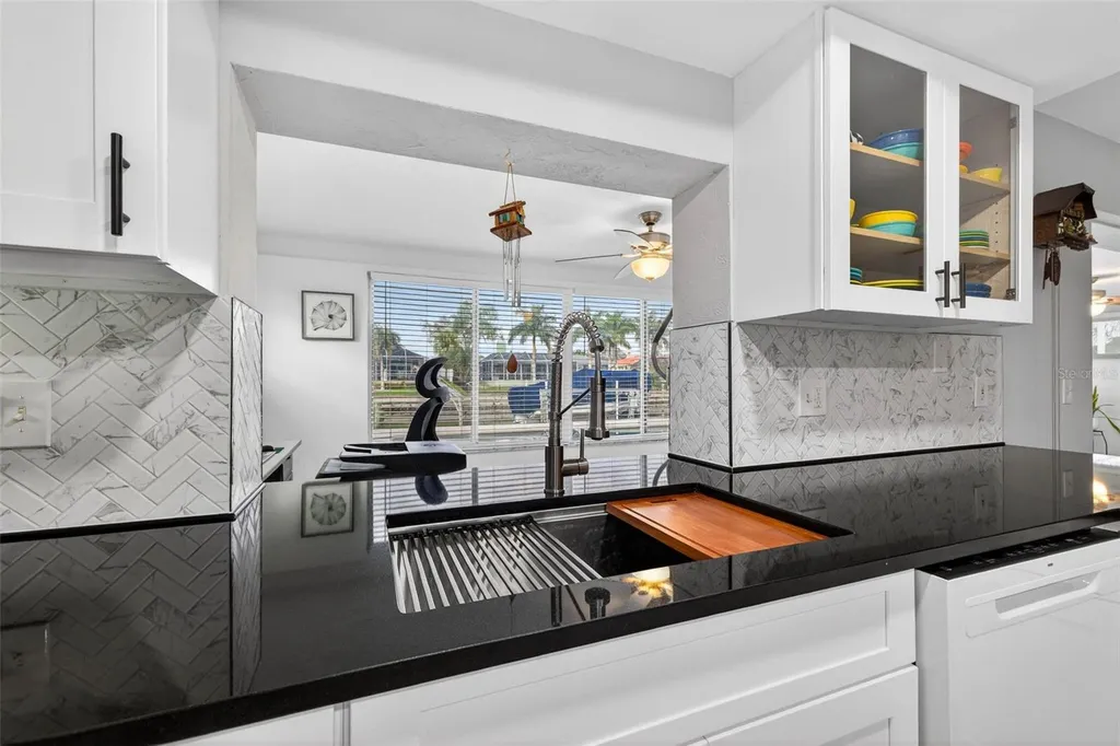 1963 Tanglewood Drive NE St Petersburg FL 33702