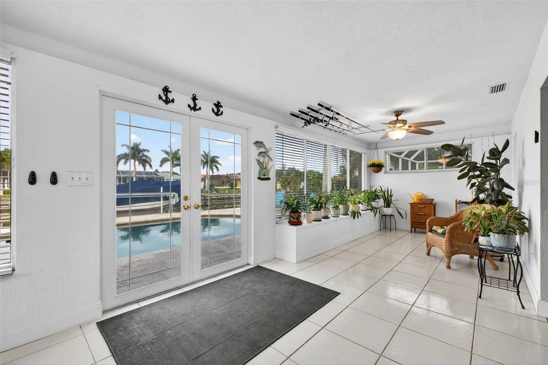 1963 Tanglewood Drive NE St Petersburg FL 33702