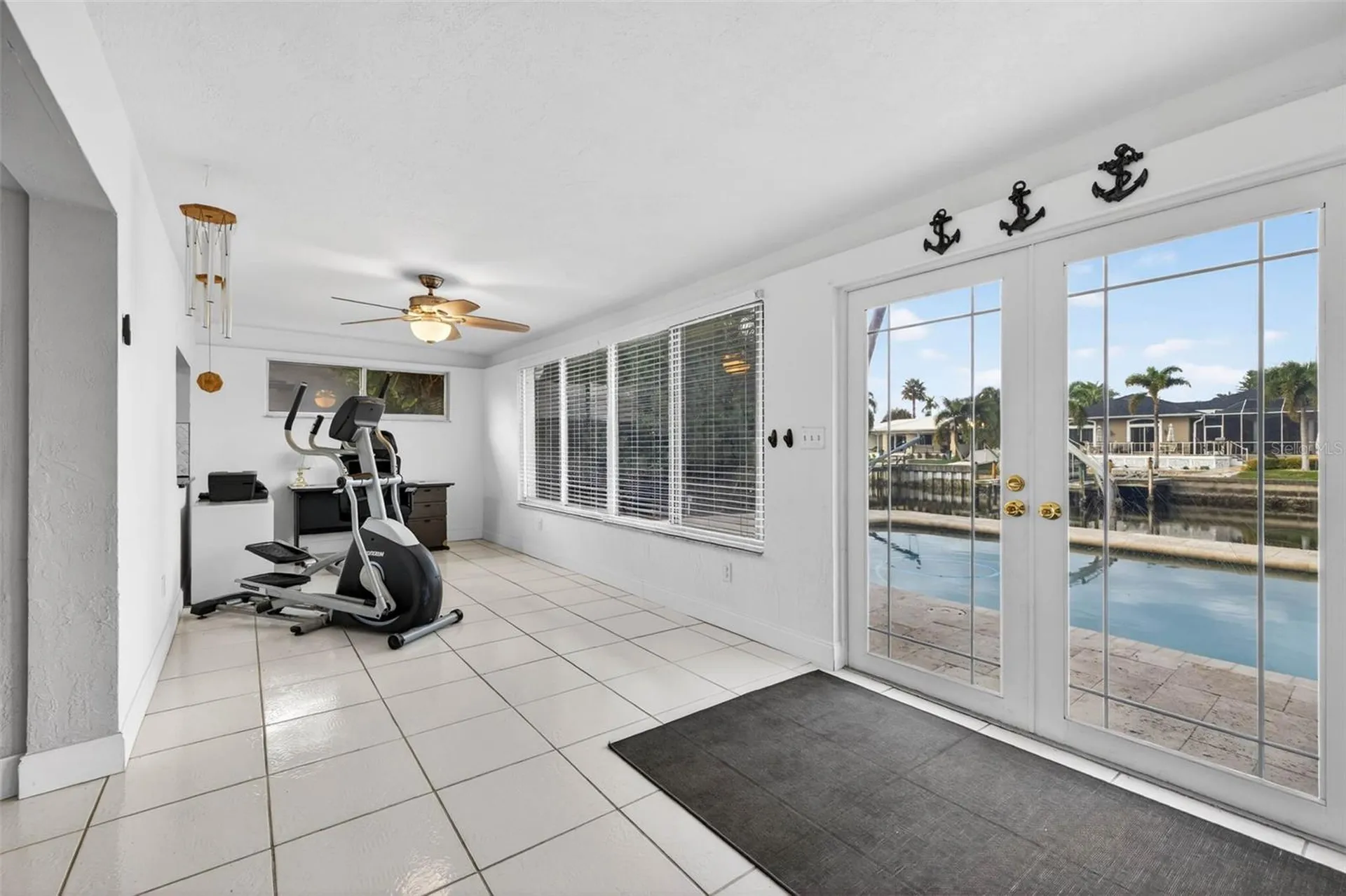 1963 Tanglewood Drive NE St Petersburg FL 33702