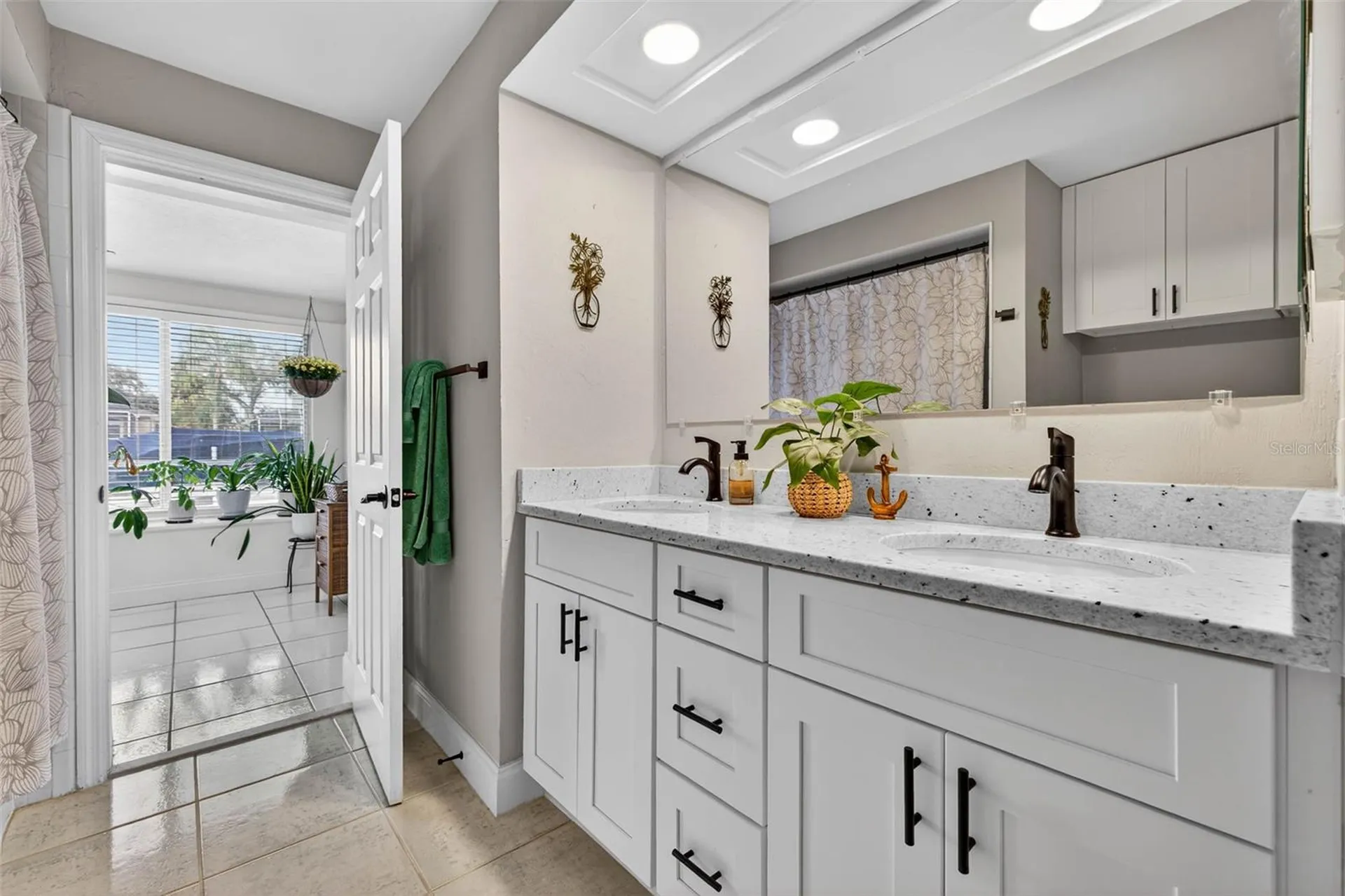 1963 Tanglewood Drive NE St Petersburg FL 33702