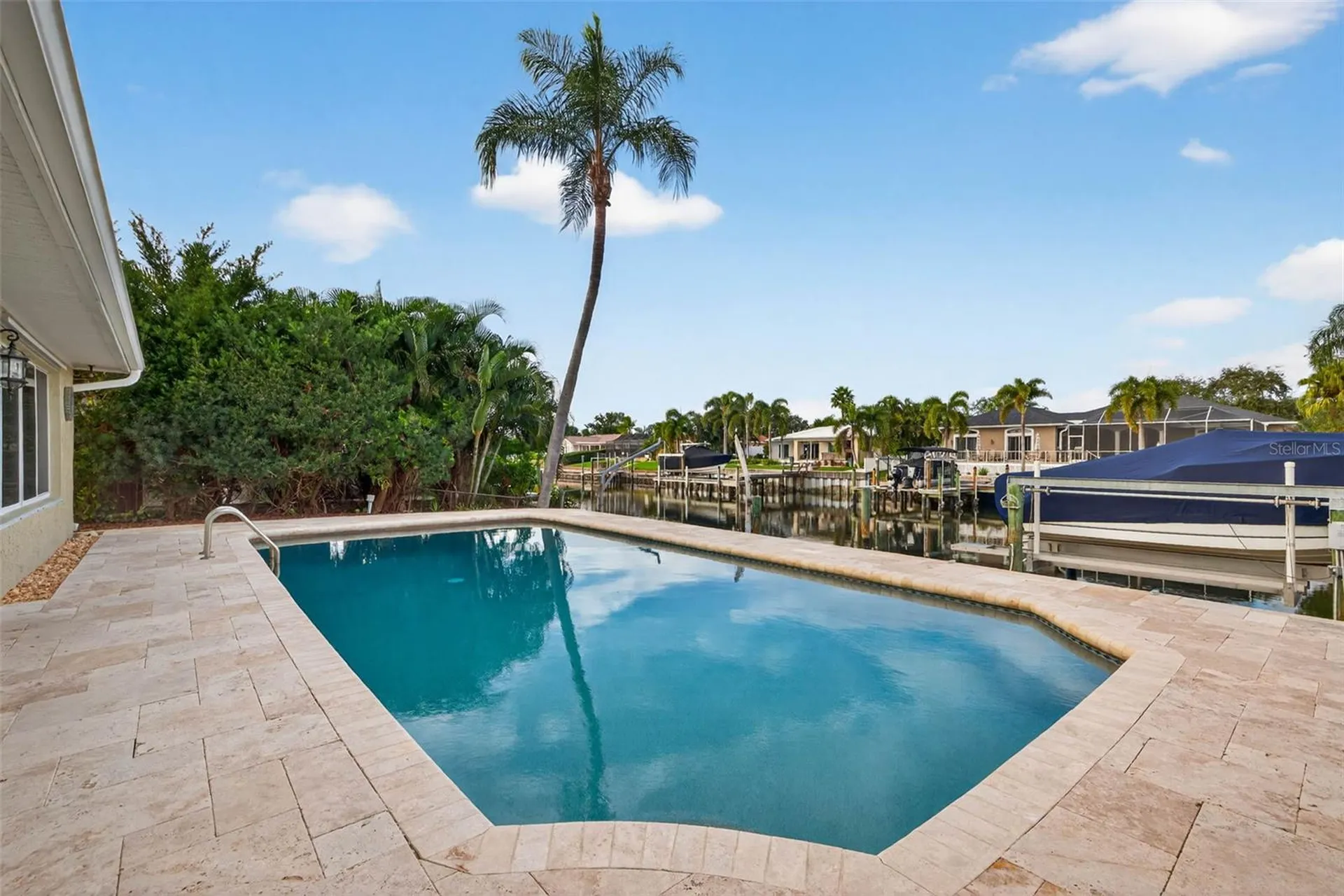 1963 Tanglewood Drive NE St Petersburg FL 33702