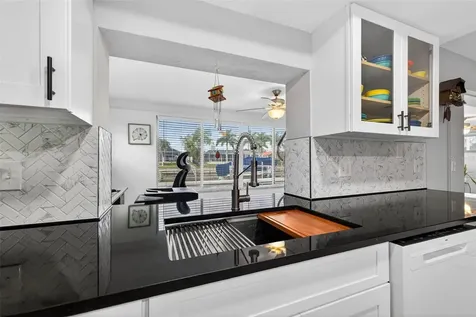 1963 Tanglewood Drive NE St Petersburg FL 33702