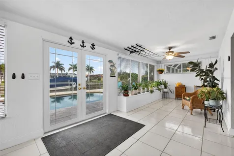 1963 Tanglewood Drive NE St Petersburg FL 33702