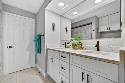 1963 Tanglewood Drive NE St Petersburg FL 33702
