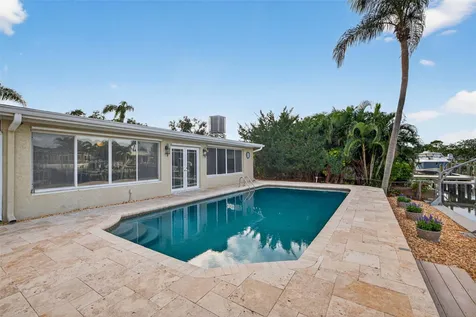 1963 Tanglewood Drive NE St Petersburg FL 33702
