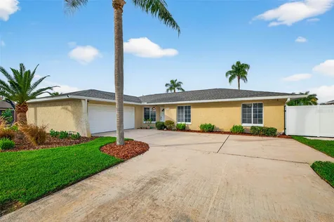 1963 Tanglewood Drive NE St Petersburg FL 33702