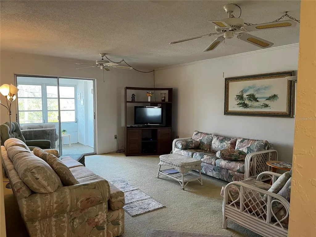 9815 47th Avenue N St Petersburg FL 33708