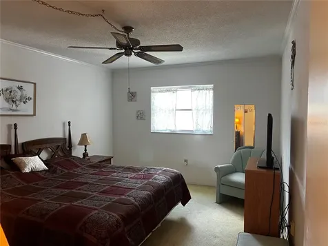 9815 47th Avenue N St Petersburg FL 33708