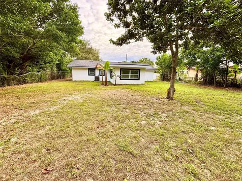 1516 Avenue D NE Winter Haven FL 33881