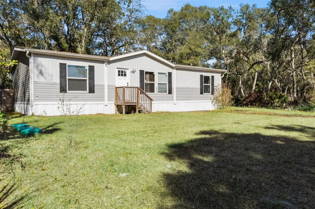 231 Tropic Avenue Satsuma FL 32189