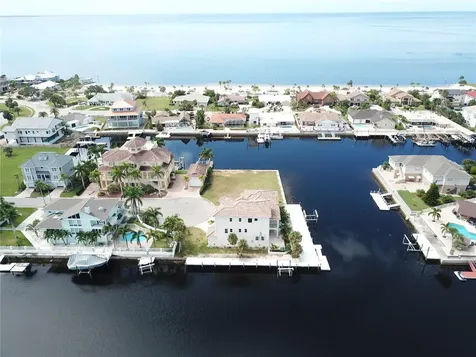 5415 Captains Court New Port Richey FL 34652