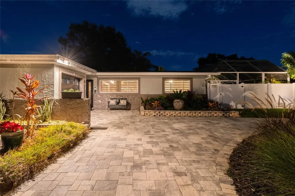 3235 57th Street N St Petersburg FL 33710