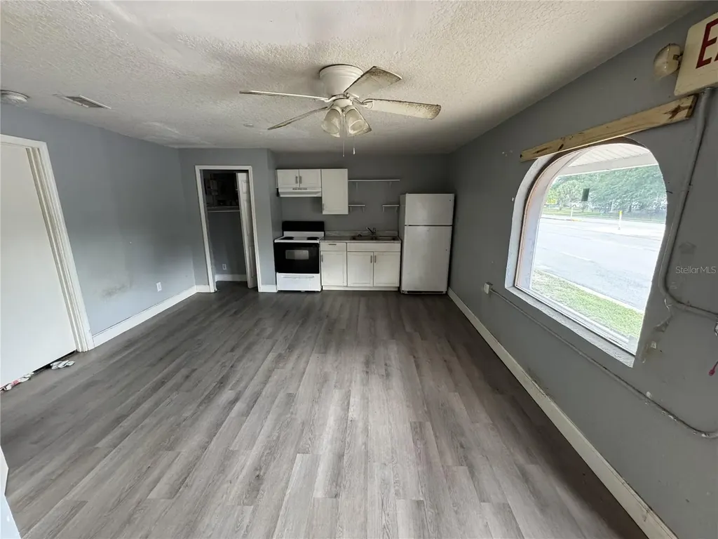 4930 Us Highway 17 De Leon Springs FL 32130