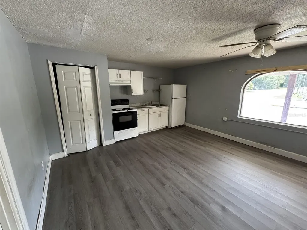 4930 Us Highway 17 De Leon Springs FL 32130