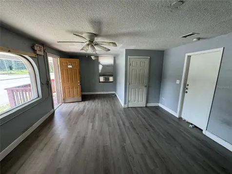 4930 Us Highway 17 De Leon Springs FL 32130