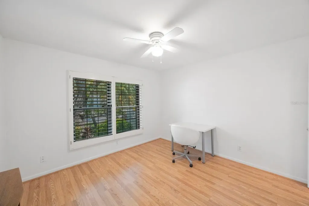 842 Amelia Court NE St Petersburg FL 33702