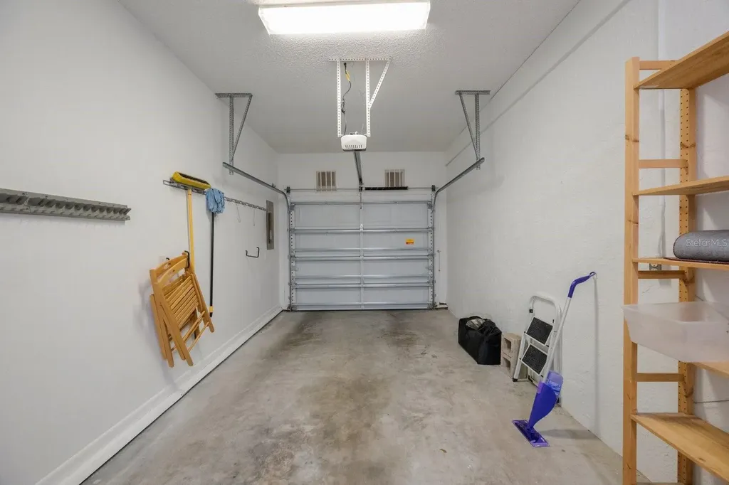 842 Amelia Court NE St Petersburg FL 33702