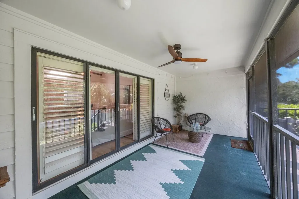 842 Amelia Court NE St Petersburg FL 33702