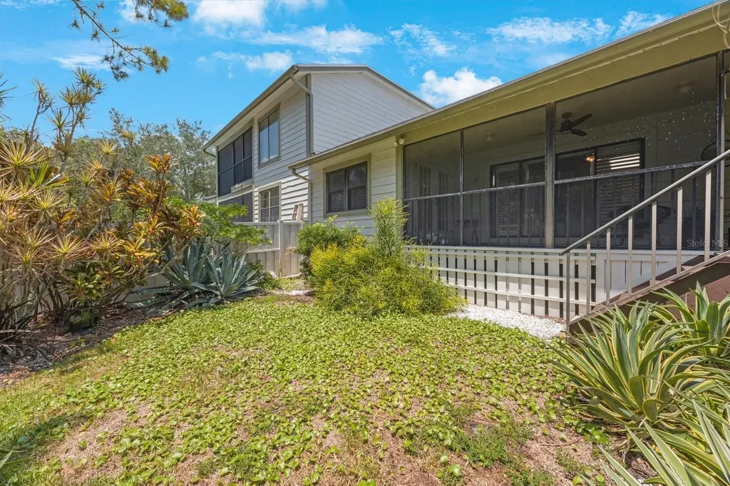842 Amelia Court NE St Petersburg FL 33702
