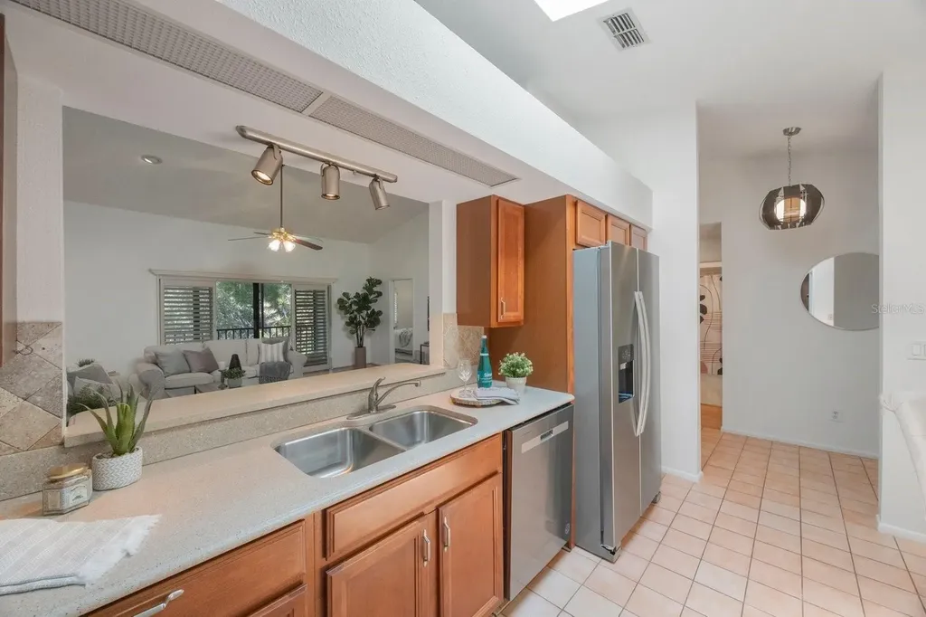 842 Amelia Court NE St Petersburg FL 33702
