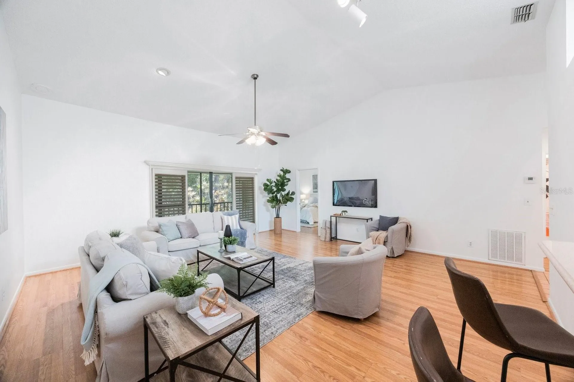 842 Amelia Court NE St Petersburg FL 33702