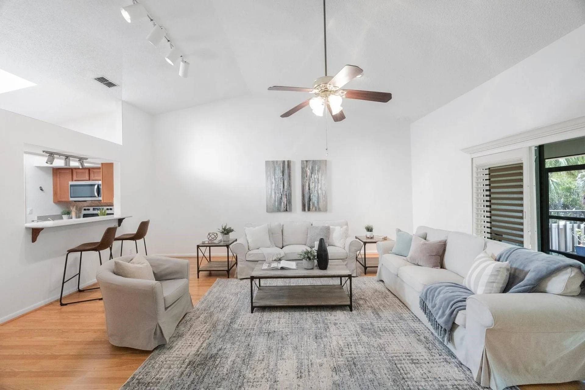 842 Amelia Court NE St Petersburg FL 33702
