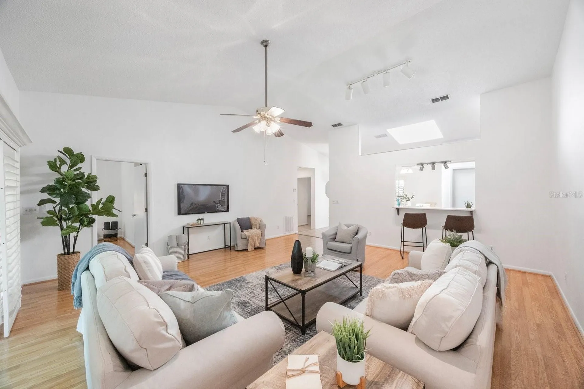842 Amelia Court NE St Petersburg FL 33702