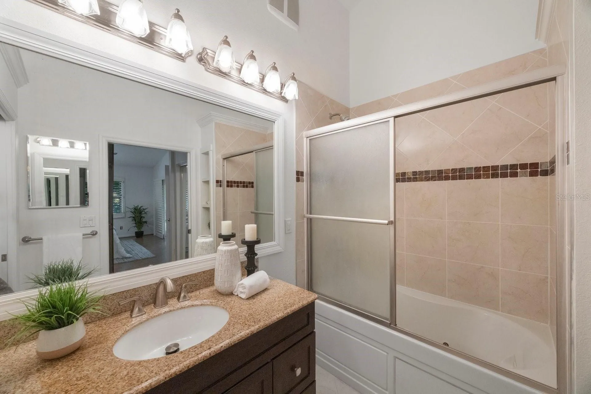 842 Amelia Court NE St Petersburg FL 33702
