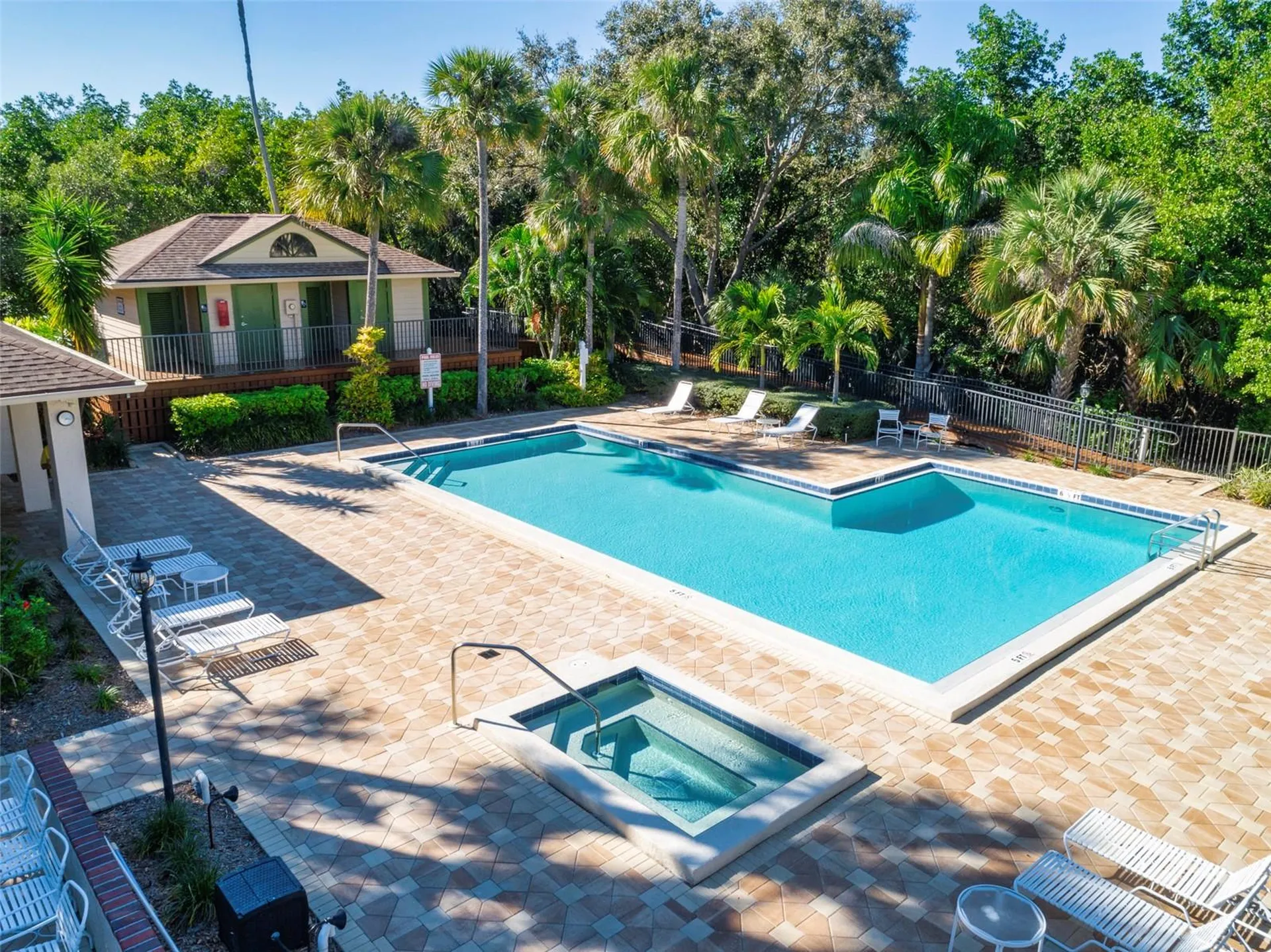 842 Amelia Court NE St Petersburg FL 33702