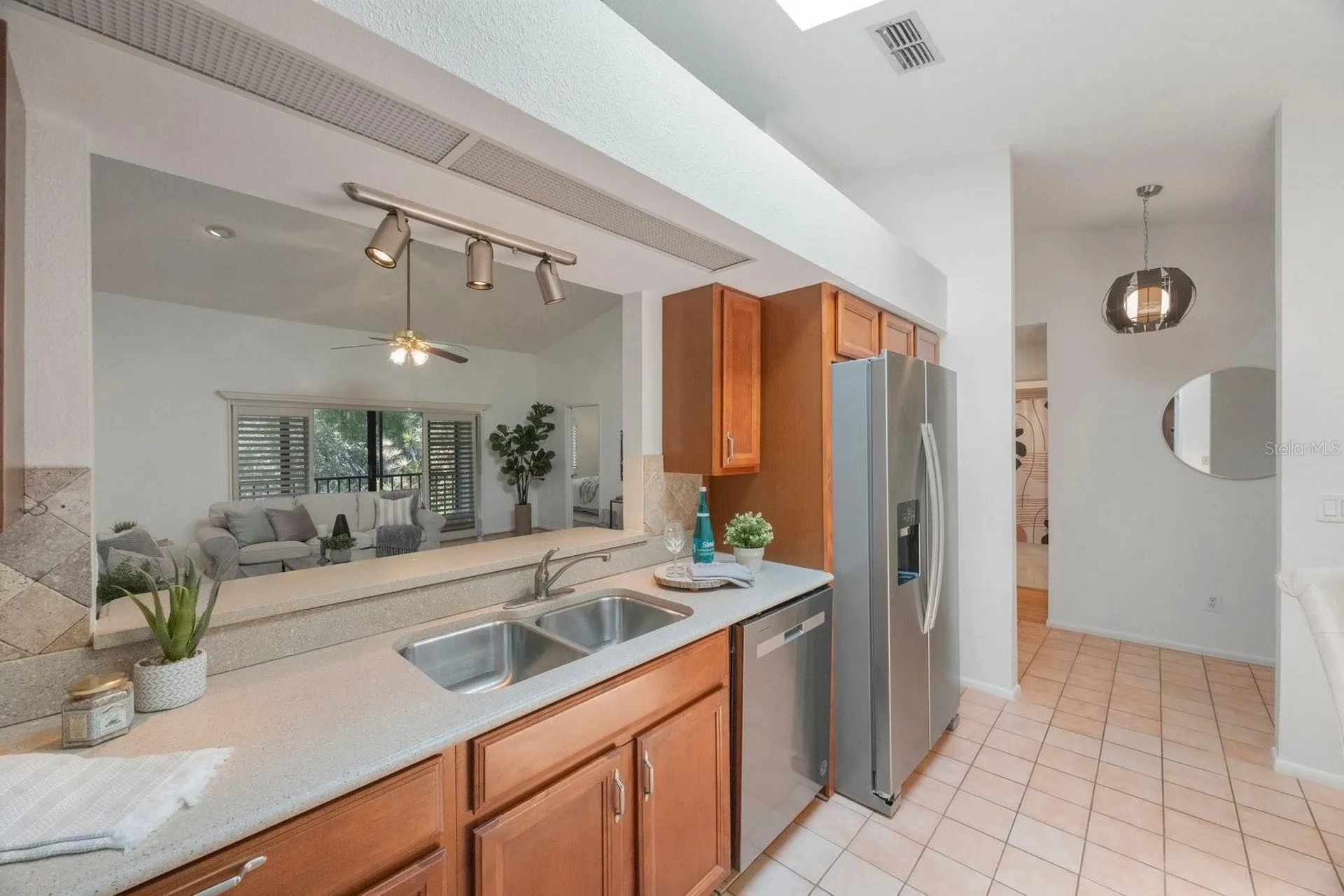 842 Amelia Court NE St Petersburg FL 33702