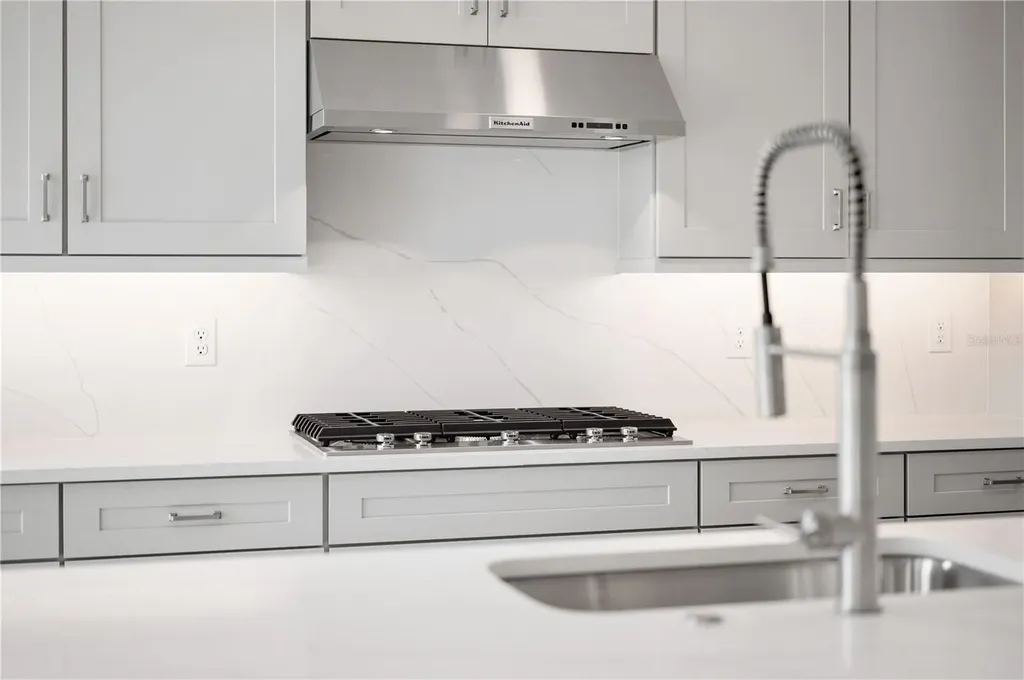 5770 Freestone Circle Apollo Beach FL 33572