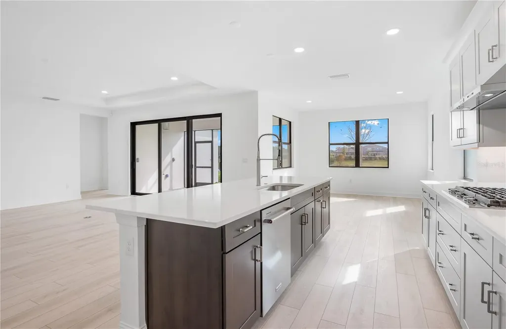 5770 Freestone Circle Apollo Beach FL 33572