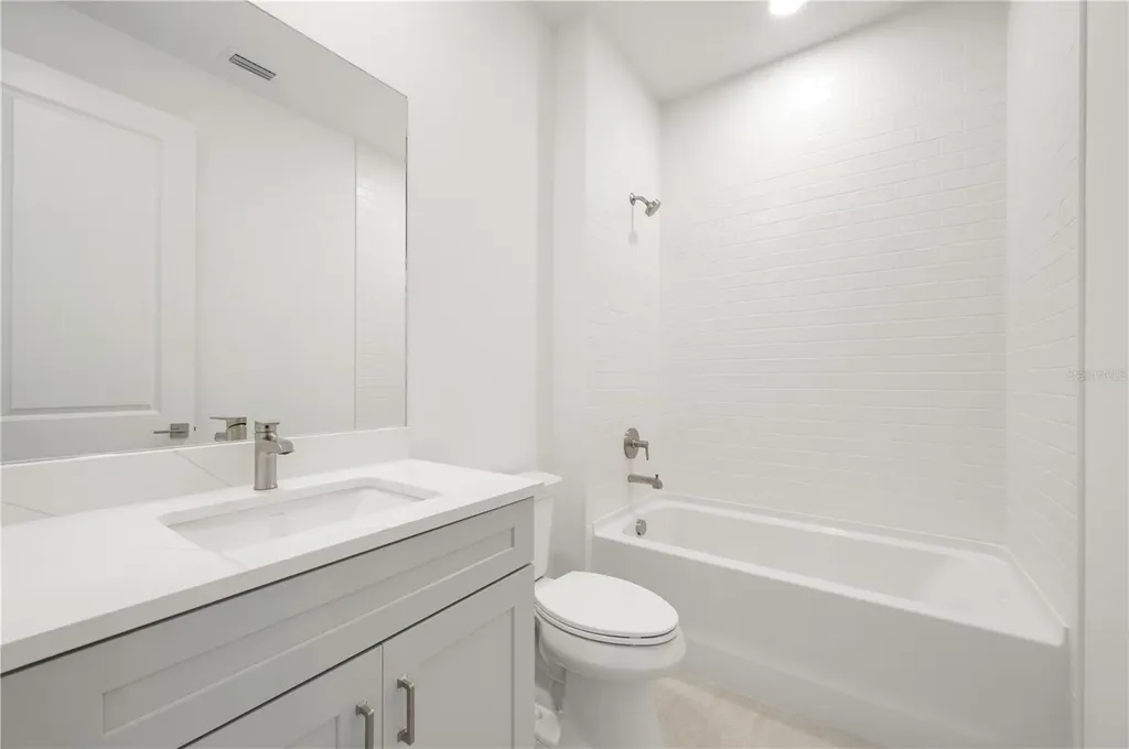 5770 Freestone Circle Apollo Beach FL 33572