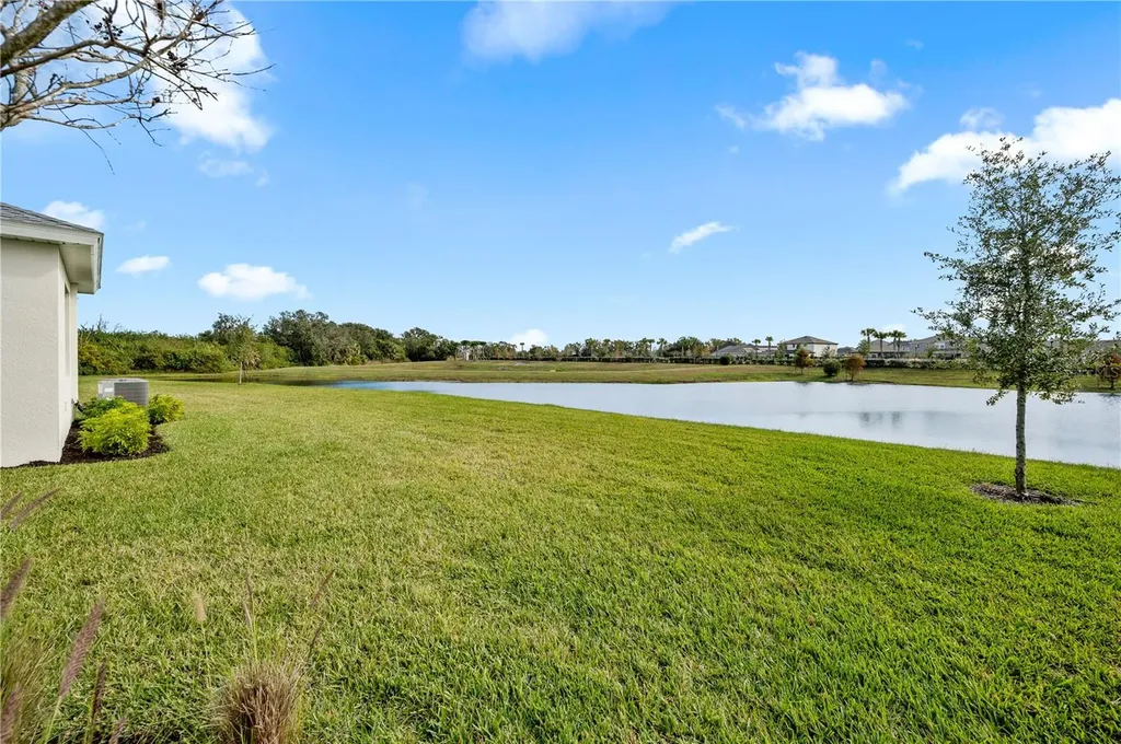 5770 Freestone Circle Apollo Beach FL 33572