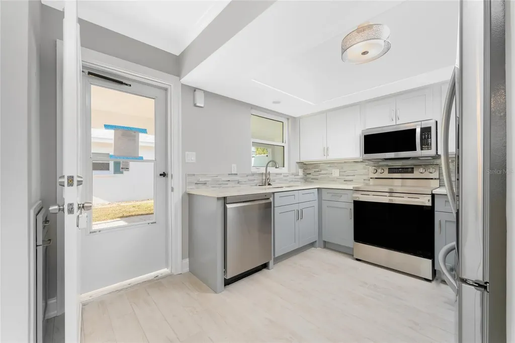 1977 Beach Road Englewood FL 34223