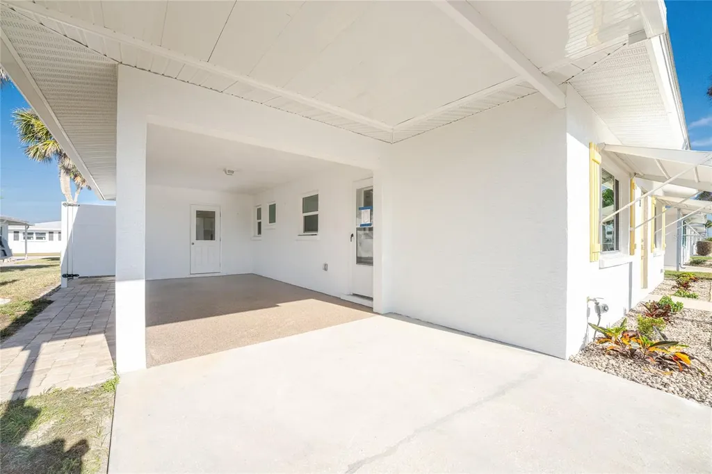 1977 Beach Road Englewood FL 34223