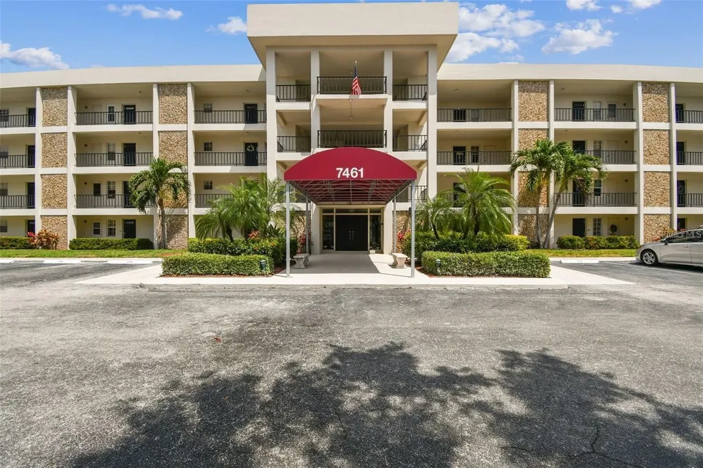 7461 W Country Club Drive N Sarasota FL 34243