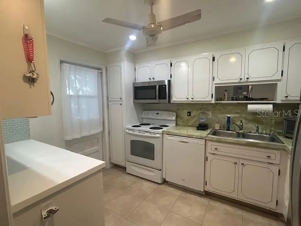 7461 W Country Club Drive N Sarasota FL 34243