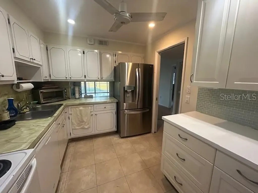 7461 W Country Club Drive N Sarasota FL 34243