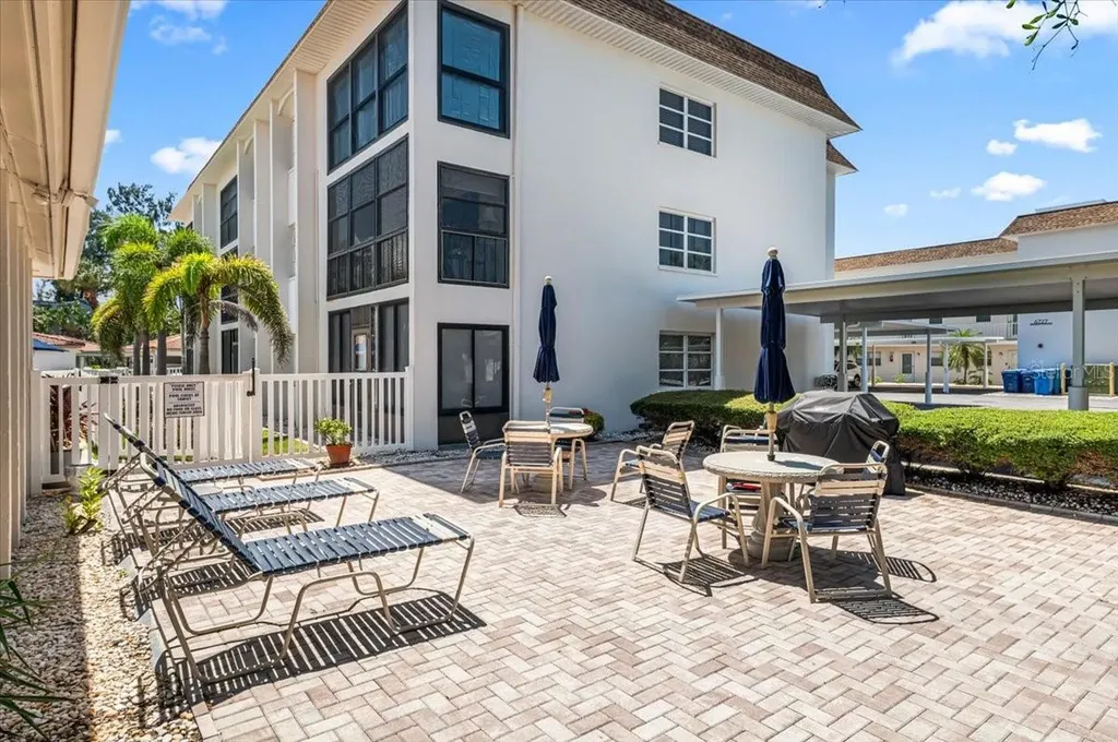 110 Vista Hermosa Circle Sarasota FL 34242