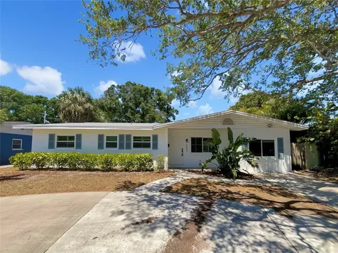 4825 W Bay Court Avenue Tampa FL 33611