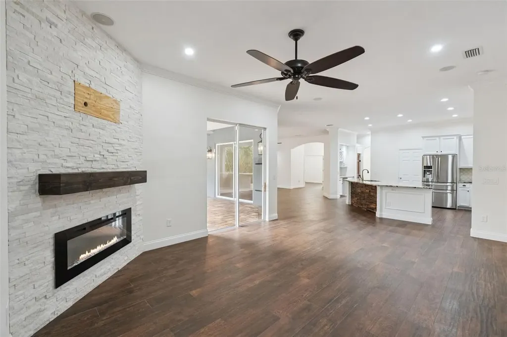 833 Rock Creek Street Apopka FL 32712