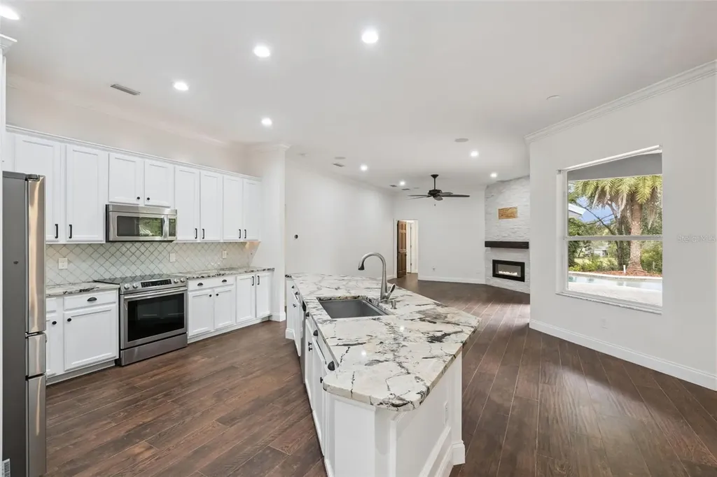 833 Rock Creek Street Apopka FL 32712