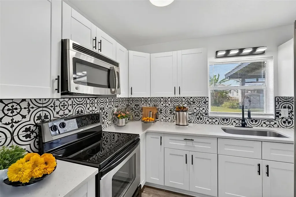 3034 Touraine Avenue Orlando FL 32812