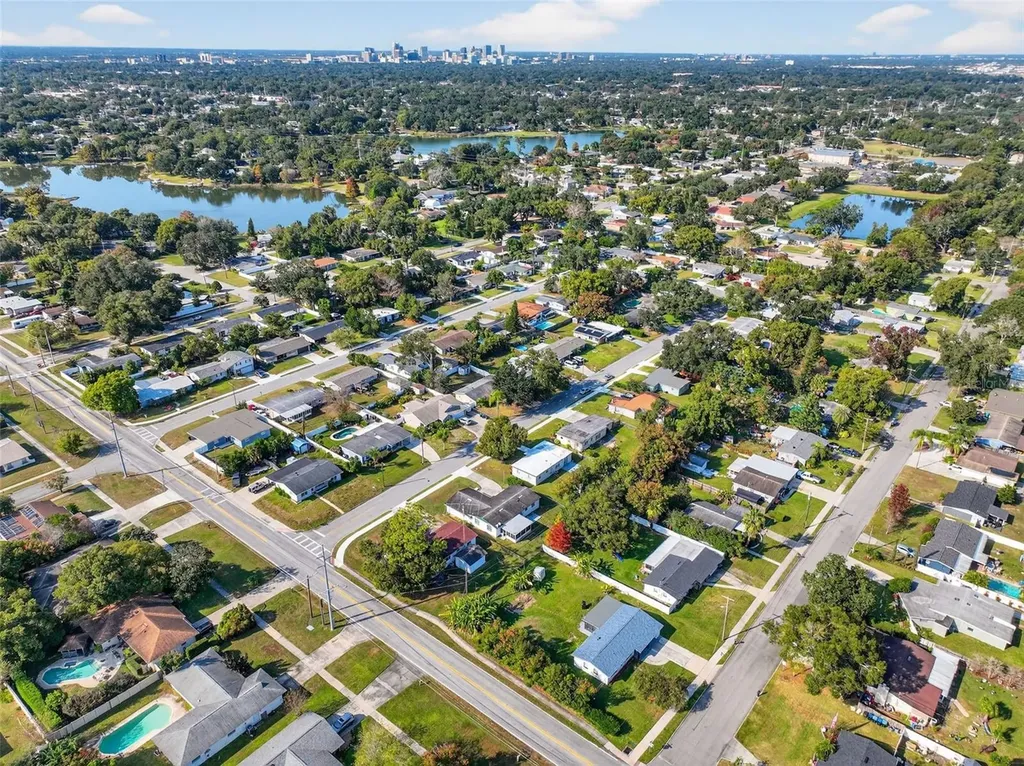 3034 Touraine Avenue Orlando FL 32812