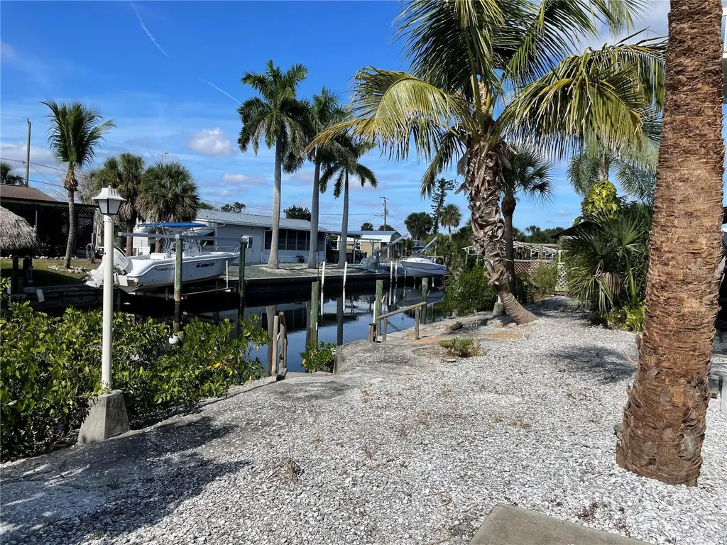 4271 Hollis Avenue Port Charlotte FL 33953