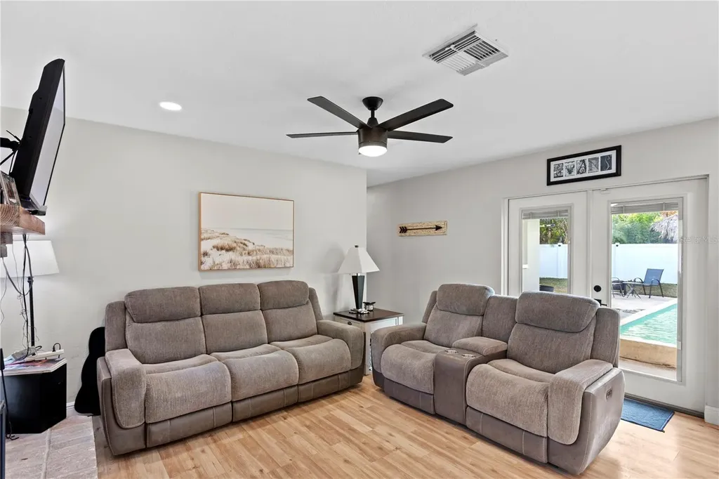 6660 17th Street N St Petersburg FL 33702