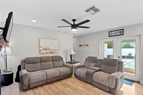 6660 17th Street N St Petersburg FL 33702
