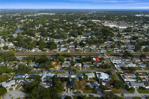 6660 17th Street N St Petersburg FL 33702