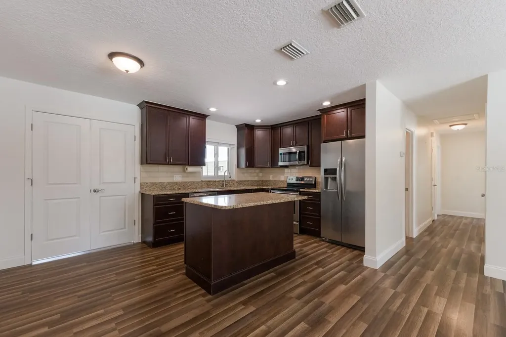 4312 3rd Avenue NW Bradenton FL 34209